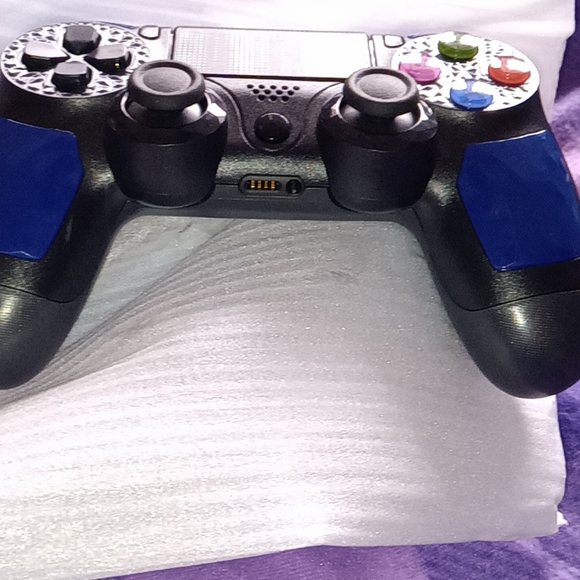 BRAND New Wireless Controller for PS4 - Picture 4 of 5
